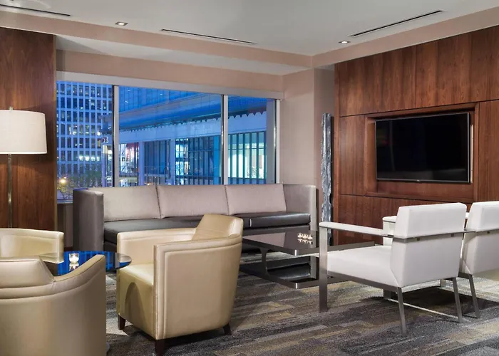 Ac Downtown 4*